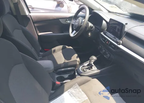 2022 Kia Forte Lxs z USA, uszkodzony, nr VIN 3KPF24AD1NE500177